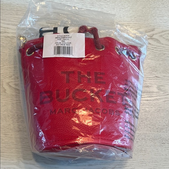 Marc Jacobs Vibrant Red Bucket Bag - Picture 4 of 4